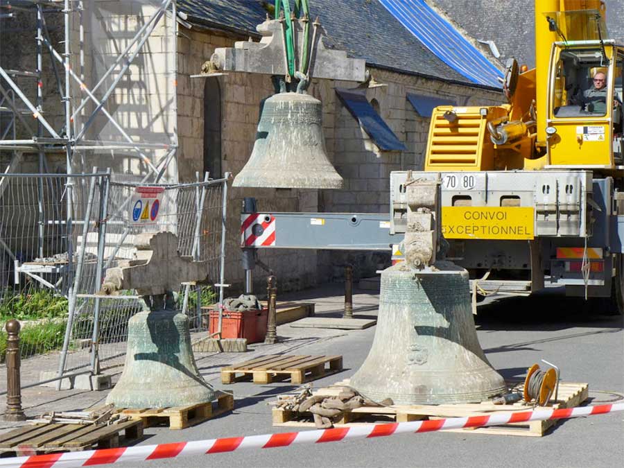 
-Photo:Sanctuaire & Paroisses de l’Ile-Bouchard
