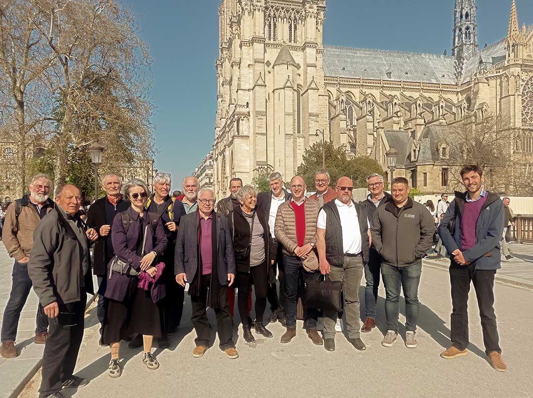 
-Photo:Campanistes de France
